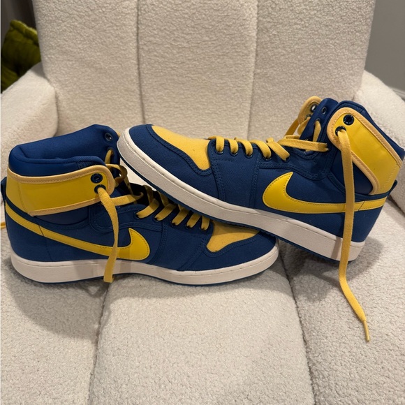 Nike Jordan 1 Retro AJKO High 'Laney' True Blue/Topaz Gold Size 11 - Picture 5 of 7